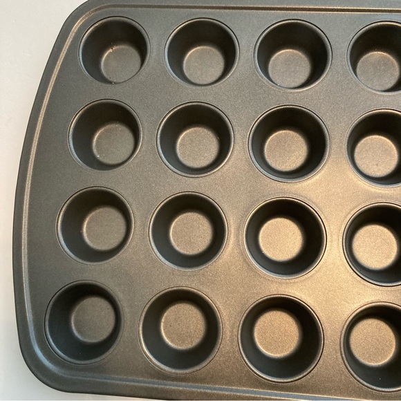 Good Cook Mini Muffin Tin 24 Muffins - Picture 2 of 7